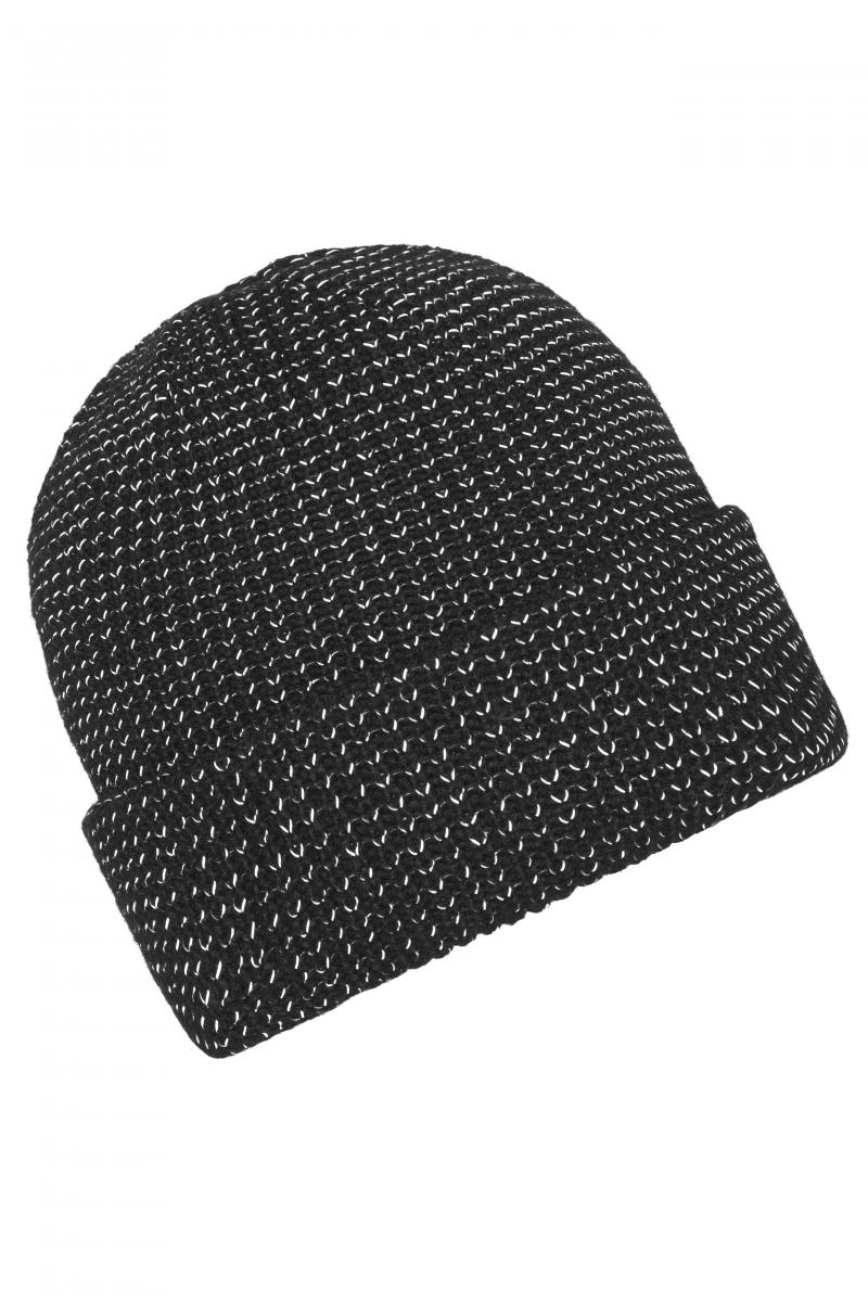 Reflective Winter Beanie in der Farbe schwarz. Wärmende Strickmütze mit reflektierenden Akzenten