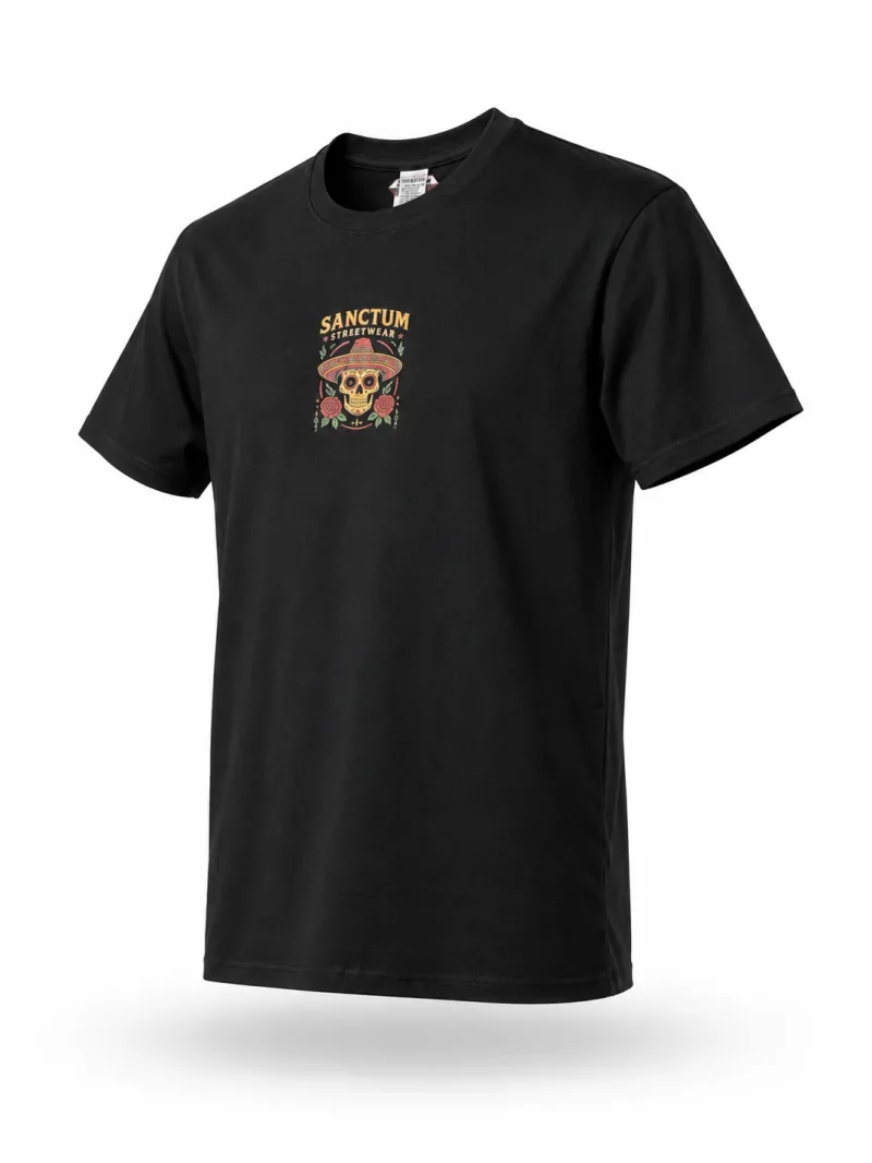 Sanctum Streetwear  T-Shirt Sombrero - black  Dieses Rundhals T-Shirt überzeugt durch seinen zeitlosen Schnitt und dem hohen Tragekomfort.    Klassischer Rundhalsausschnitt  Single Jersey    Material: 100% Baumwolle  Oberstoff ( 180g/ m²)