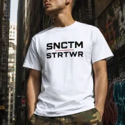 Sanctum Streetwear  T-Shirt No vowels - white  Dieses Rundhals T-Shirt überzeugt durch seinen zeitlosen Schnitt und dem hohen Tragekomfort.    Klassischer Rundhalsausschnitt  Single Jersey    Material: 100% Baumwolle  Oberstoff ( 180g/ m²)